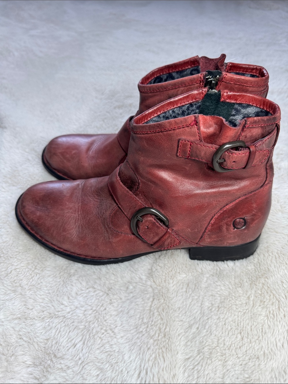 BORN Handcrafted Footwear Leather Ankle Boots Size 9 / 40.5 Western Style